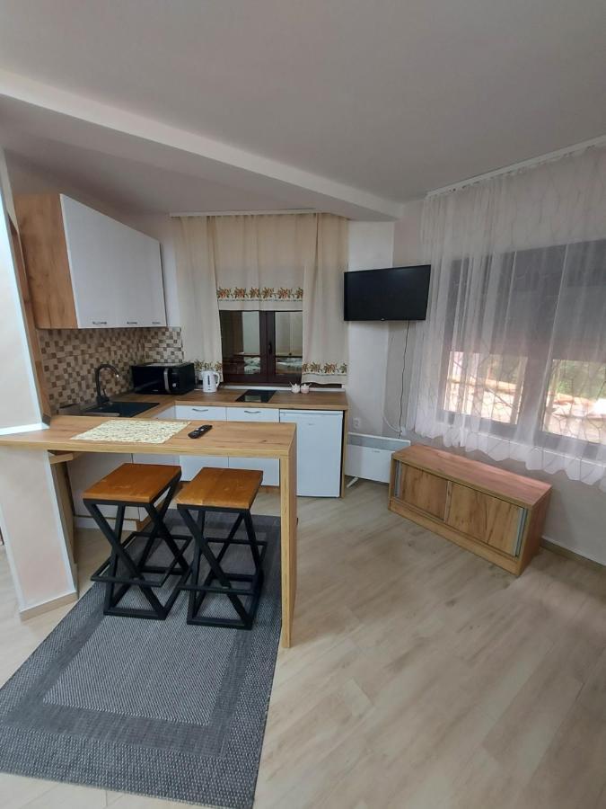 Stiv Apartmani Lukovo ภายนอก รูปภาพ