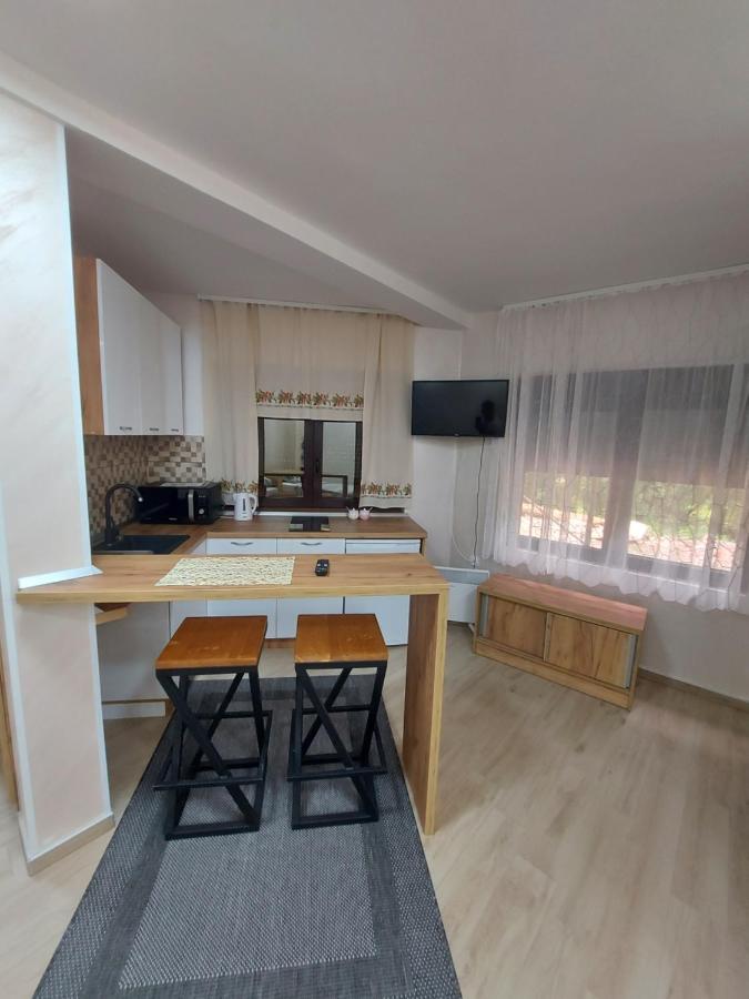 Stiv Apartmani Lukovo ภายนอก รูปภาพ