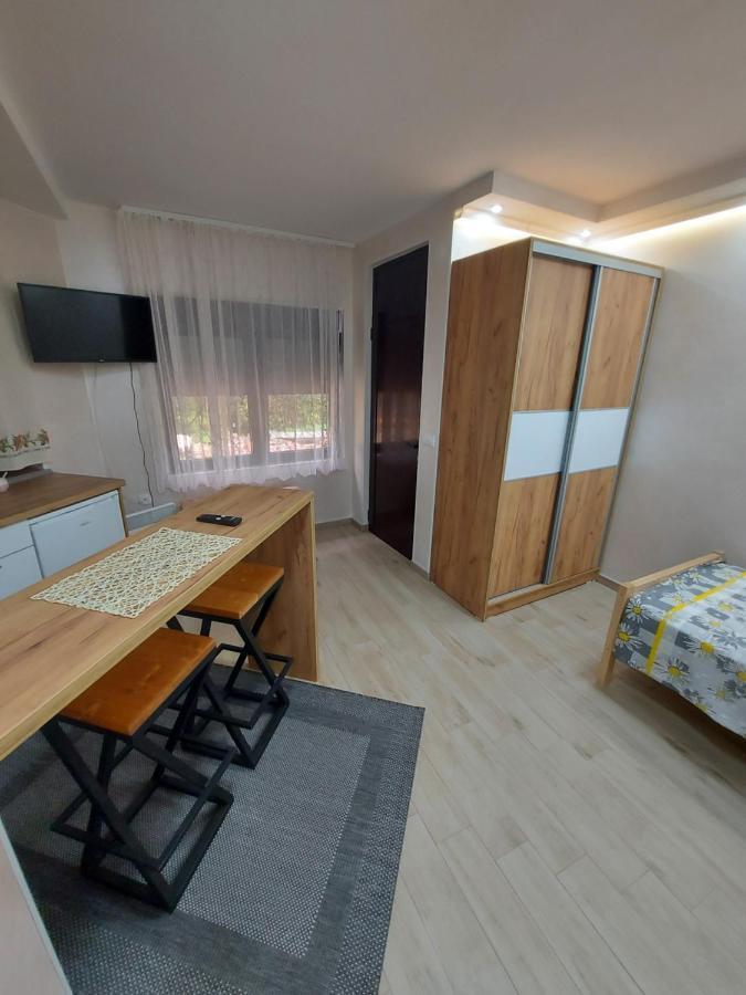 Stiv Apartmani Lukovo ภายนอก รูปภาพ